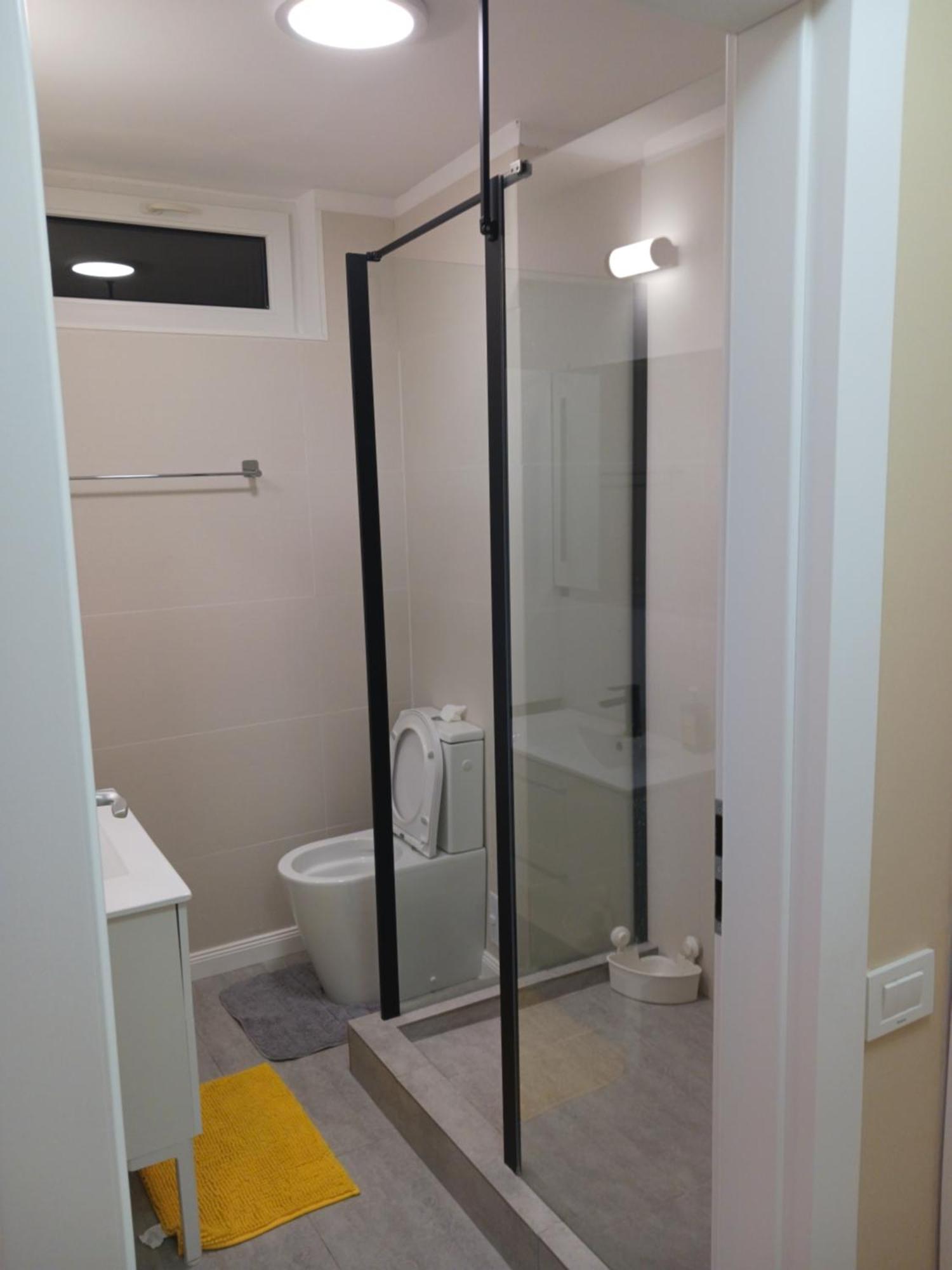 Ferienwohnung Myky Mouse Nu Primesc Santieristi Si Petrecareti Bukarest Exterior foto