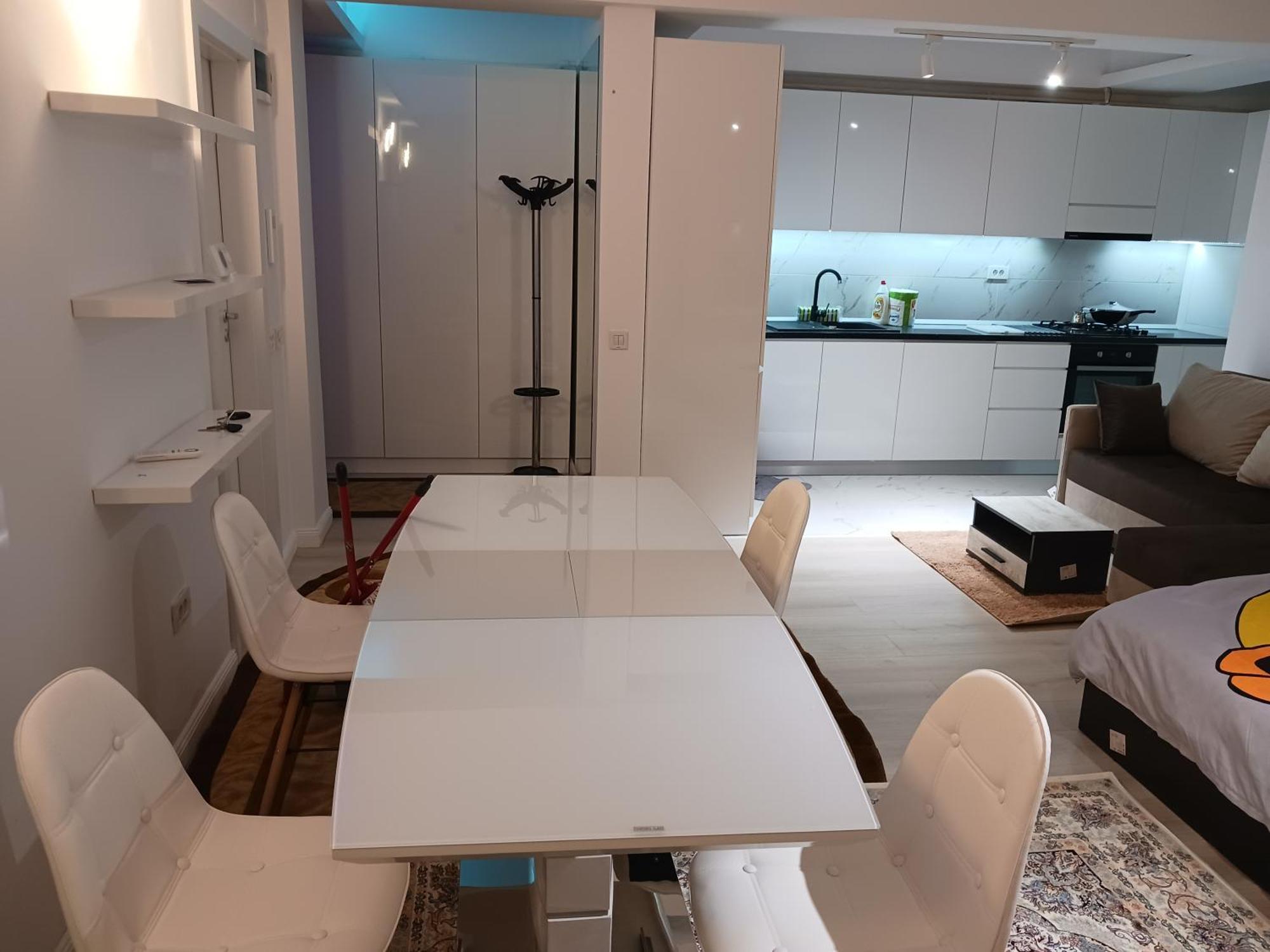 Ferienwohnung Myky Mouse Nu Primesc Santieristi Si Petrecareti Bukarest Exterior foto