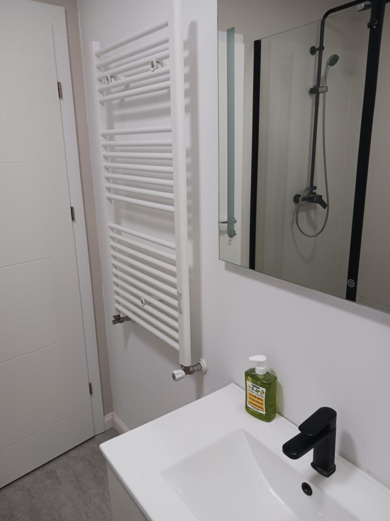 Ferienwohnung Myky Mouse Nu Primesc Santieristi Si Petrecareti Bukarest Exterior foto